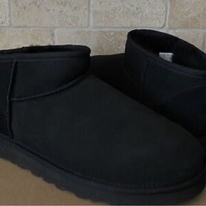 UGG Men's Black Suede Boots NWT